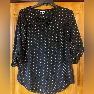 Black & white 3/4 Sleeve Shirt. Cross Cross Top